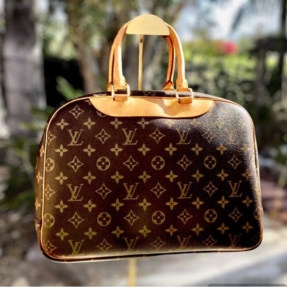 LOUIS VUITTON MONOGRAN TROUVILLE IN EUC - Picture 4 of 13
